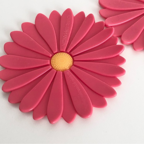Like New Set of Two (2) Pink Coral Floral Flower Silicone Drink Table Coasters - Picture 8 of 8